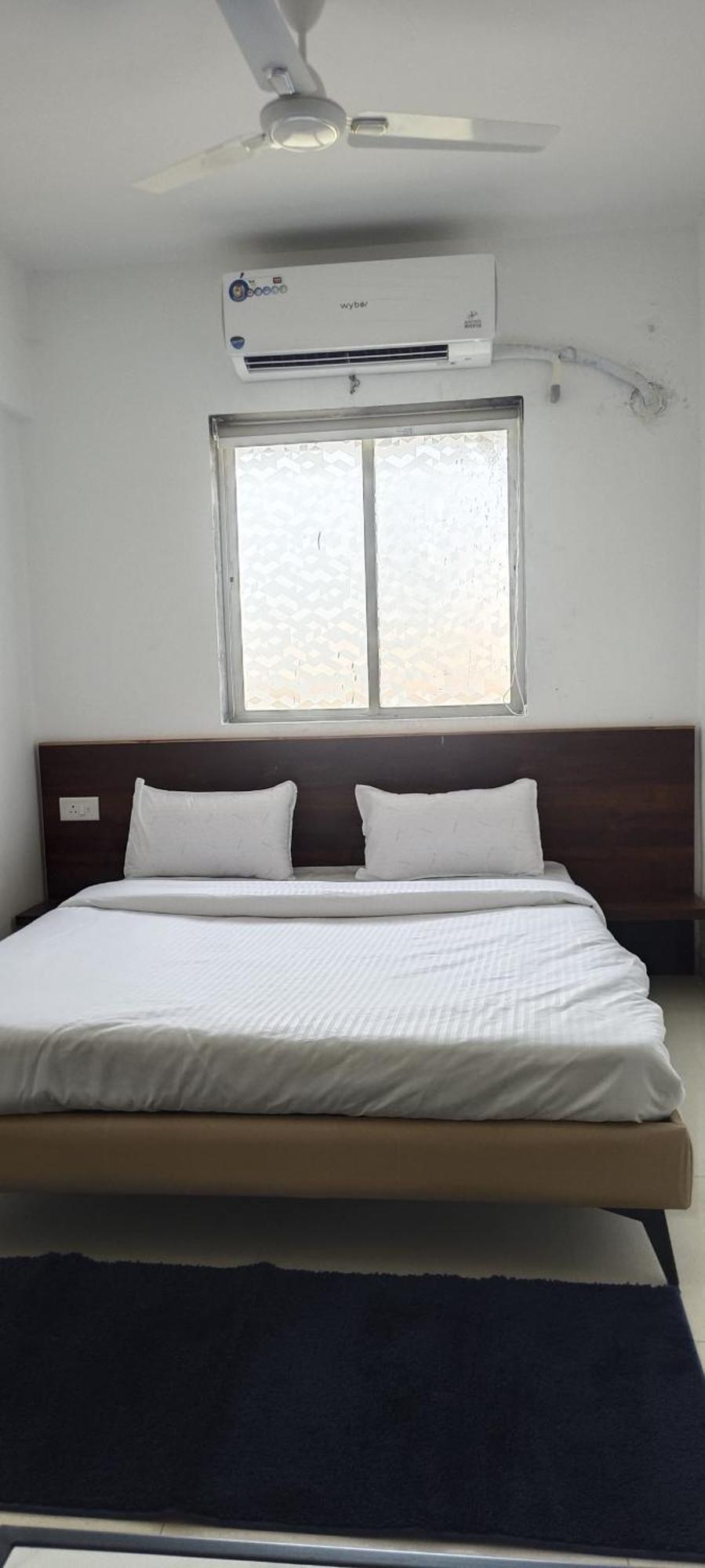 דמאן Hotel Royal Night מראה חיצוני תמונה