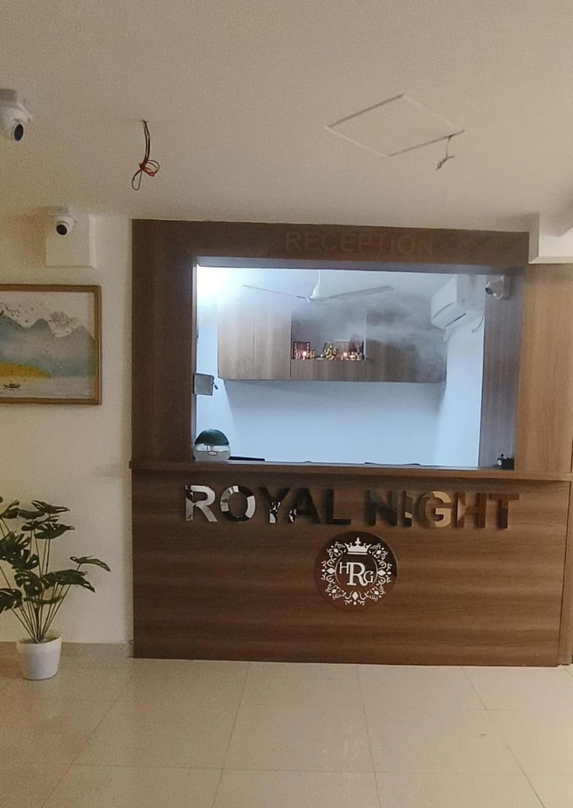 דמאן Hotel Royal Night מראה חיצוני תמונה