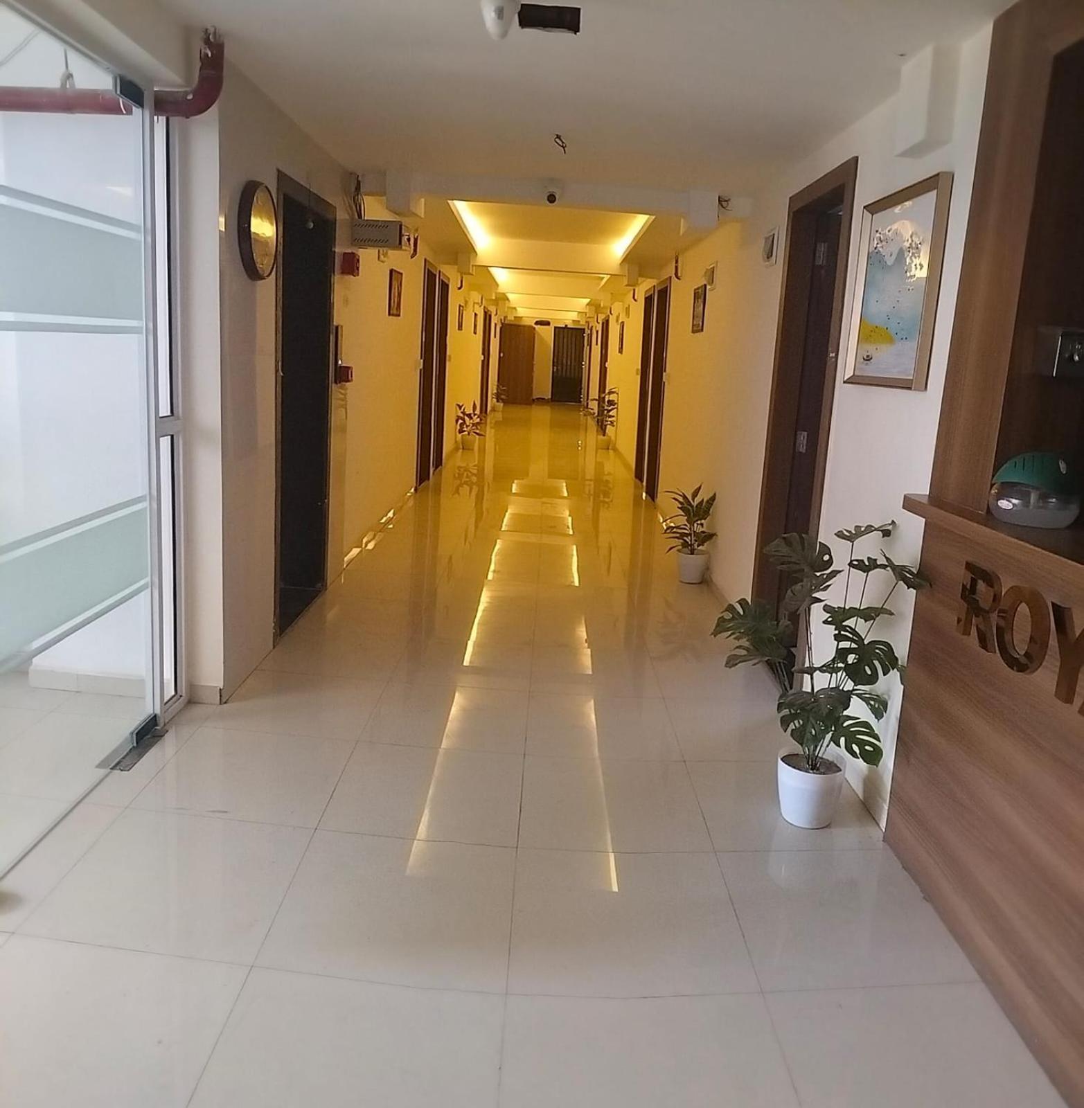 דמאן Hotel Royal Night מראה חיצוני תמונה
