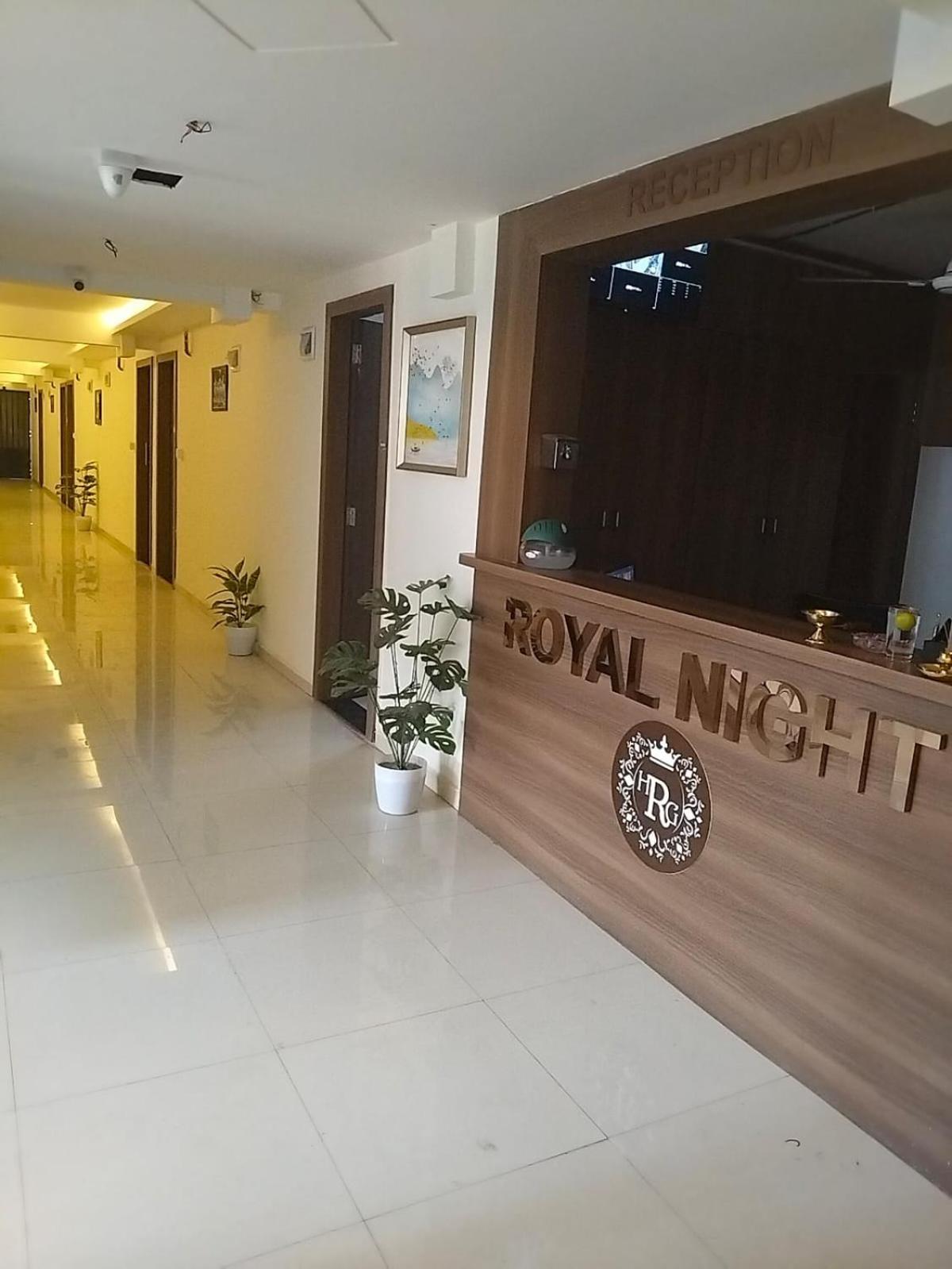 דמאן Hotel Royal Night מראה חיצוני תמונה
